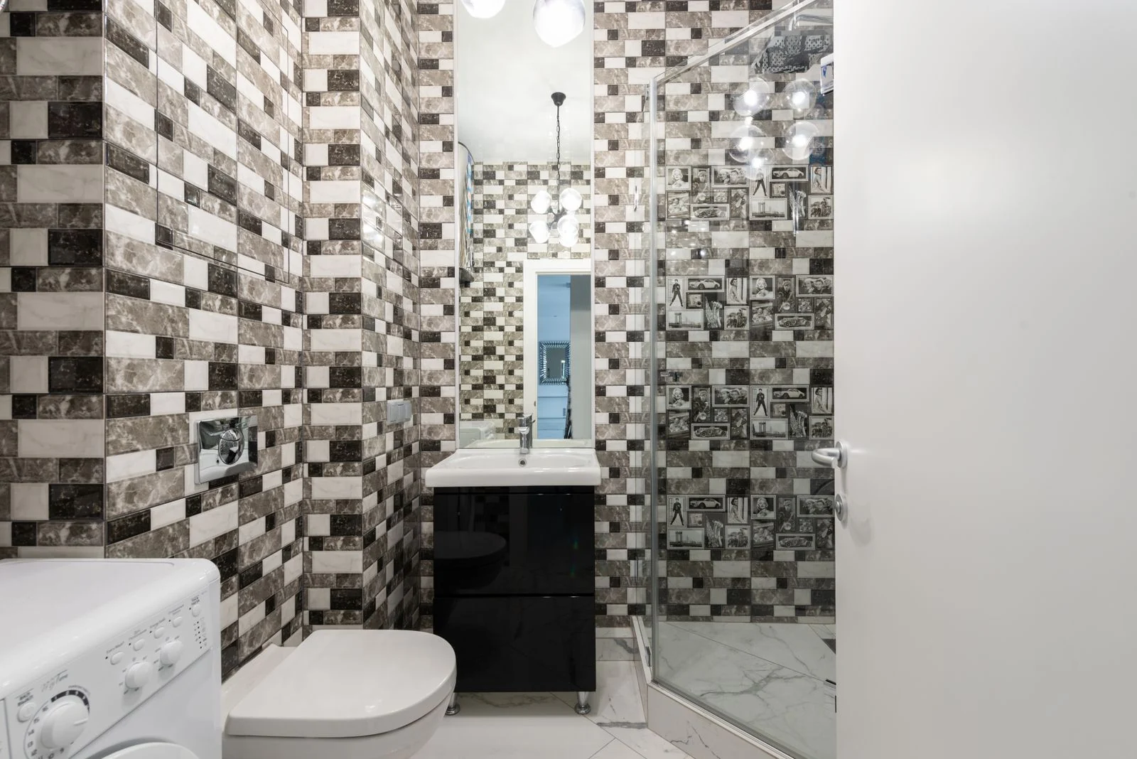 Bathroom layout and fittings